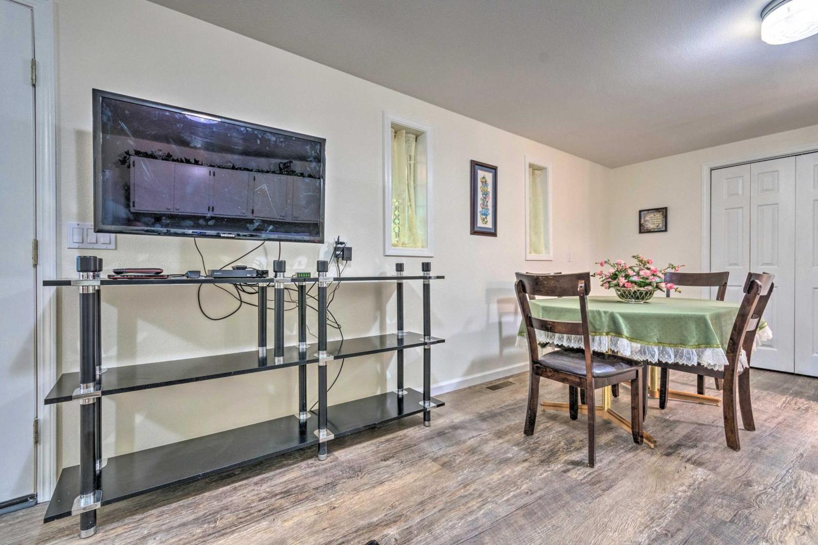 Cozy Pet-Friendly Hot Springs Village Apt with Deck Main image 1